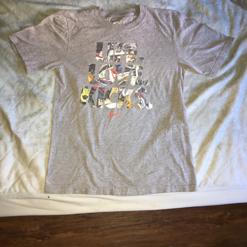 4 nike shits